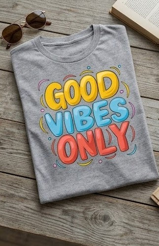 "Good Vibes Only" T-Shirt – Colorful Retro-Pop Style
